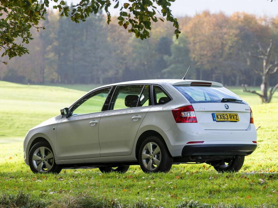  Skoda Rapid Spaceback 2013 года  (UK) (фото 17 из 26)